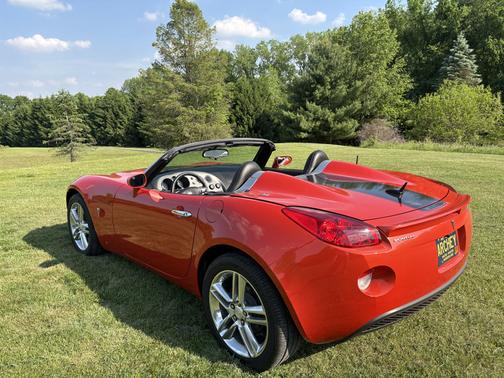 Orange 2009 Pontiac Solstice Street Edition