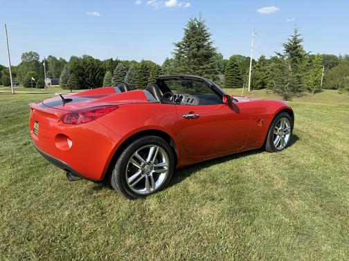 Orange 2009 Pontiac Solstice Street Edition