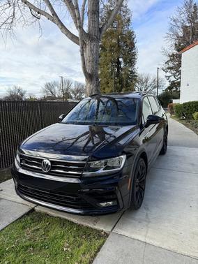 Black 2021 Volkswagen Tiguan 2.0T SE R-Line Black