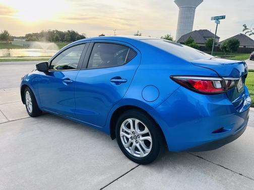 Blue 2017 Toyota Yaris iA Base