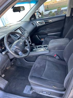 Gray 2013 Nissan Pathfinder SV