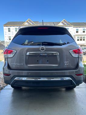 Gray 2013 Nissan Pathfinder SV