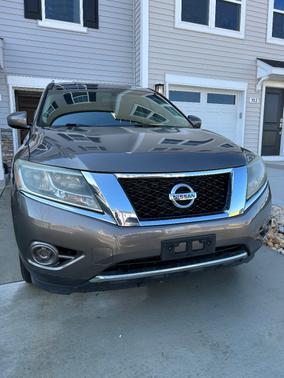 Gray 2013 Nissan Pathfinder SV