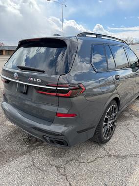 Gray 2023 BMW X7 M60i