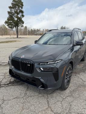 Gray 2023 BMW X7 M60i