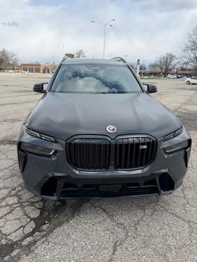 Gray 2023 BMW X7 M60i