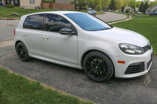2013 Volkswagen Golf R 4-Door