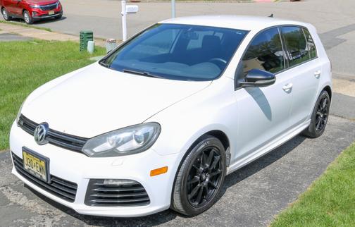 2013 Volkswagen Golf R 4-Door