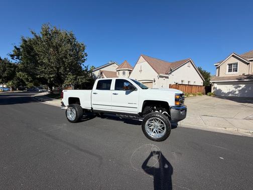 White 2017 Chevrolet Silverado 2500 LTZ