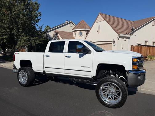 White 2017 Chevrolet Silverado 2500 LTZ