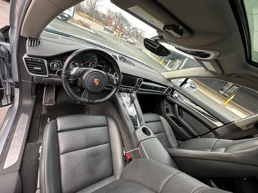 Silver 2016 Porsche Panamera Panamera