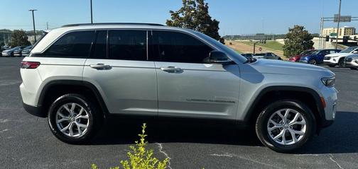 Gray 2022 Jeep Grand Cherokee Limited