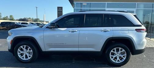 Gray 2022 Jeep Grand Cherokee Limited