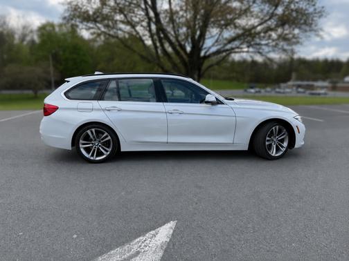 White 2018 BMW 330 i xDrive