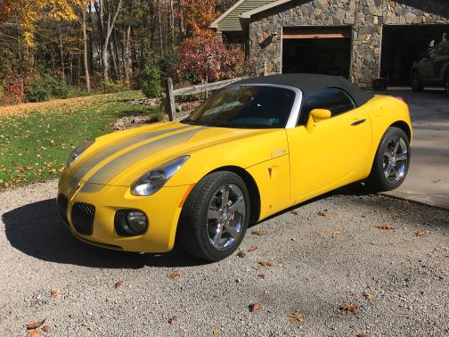 Photo 2 of 26 of 2008 Pontiac Solstice SCCA T2 Champion Edition