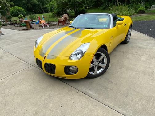 Photo 4 of 26 of 2008 Pontiac Solstice SCCA T2 Champion Edition