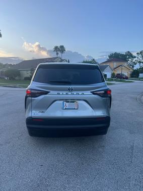 2025 Toyota Sienna XLE