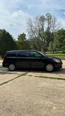 Black 2012 Volkswagen Routan SE