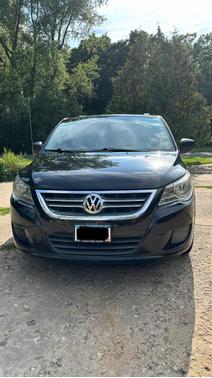 Black 2012 Volkswagen Routan SE