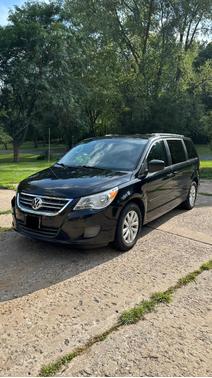 Black 2012 Volkswagen Routan SE