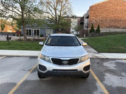 Silver 2011 Kia Sorento LX