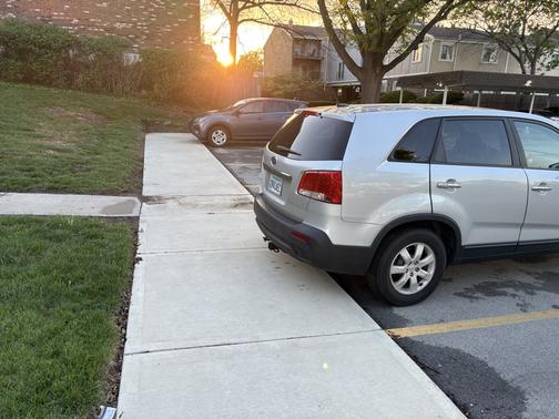 Silver 2011 Kia Sorento LX