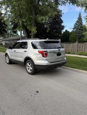 Silver 2018 Ford Explorer Base