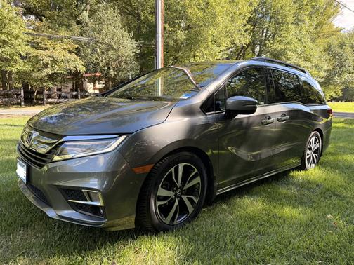 Green 2019 Honda Odyssey Elite