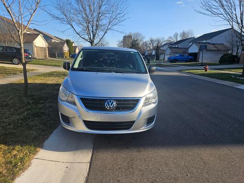 2009 Volkswagen Routan S