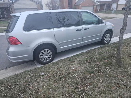 2009 Volkswagen Routan S