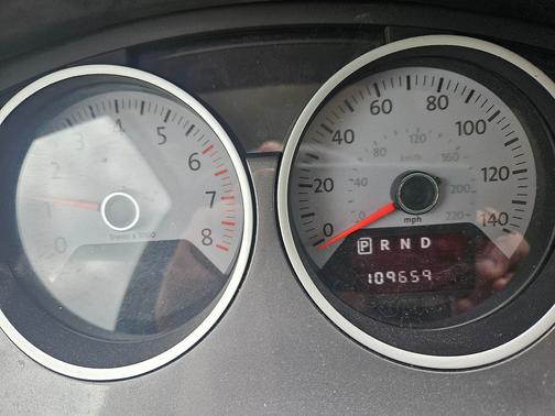 2009 Volkswagen Routan S