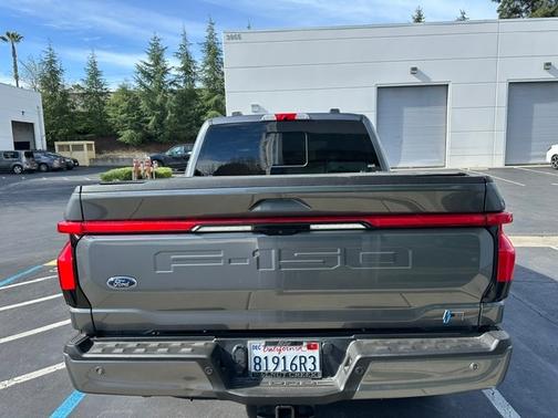 2022 Ford F-150 Lightning LARIAT