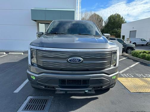 2022 Ford F-150 Lightning LARIAT