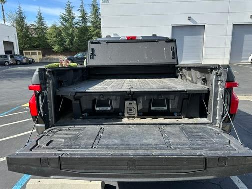 2022 Ford F-150 Lightning LARIAT