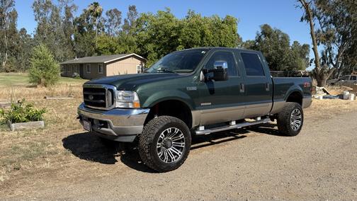 Green 2003 Ford F-250 Lariat Crew Cab Super Duty
