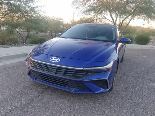 2024 Hyundai ELANTRA SEL