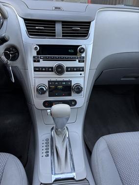 White 2009 Chevrolet Malibu Hybrid Base