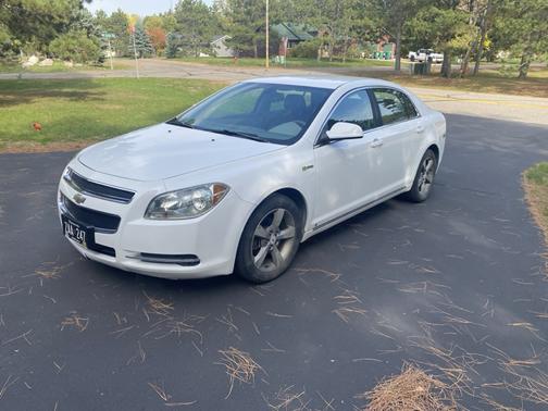 White 2009 Chevrolet Malibu Hybrid Base