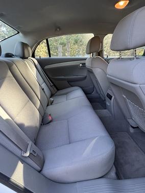 White 2009 Chevrolet Malibu Hybrid Base