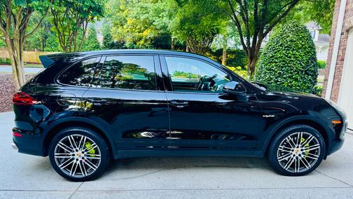Black 2016 Porsche Cayenne Cayenne S E-Hybrid