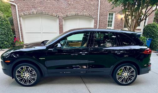 Black 2016 Porsche Cayenne Cayenne S E-Hybrid