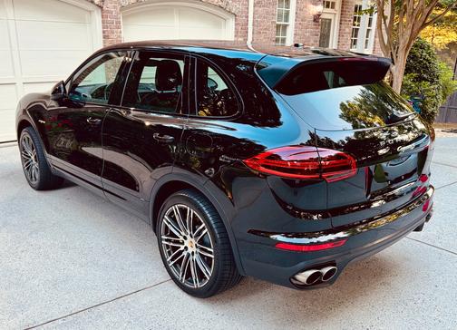 Black 2016 Porsche Cayenne Cayenne S E-Hybrid