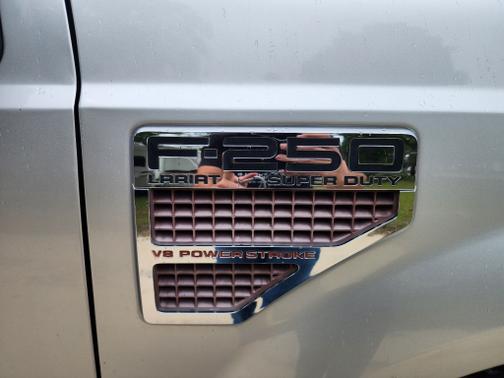 2010 Ford F-250 Lariat Super Duty Crew Cab