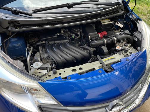 Blue 2015 Nissan Versa Note SV