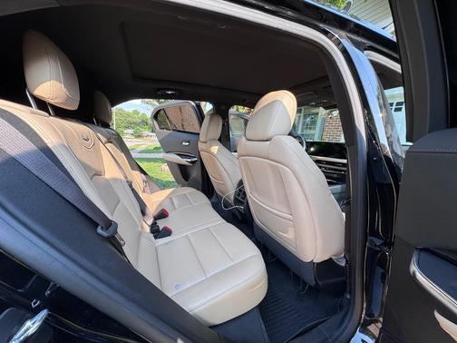 Black 2024 Cadillac XT4 Luxury