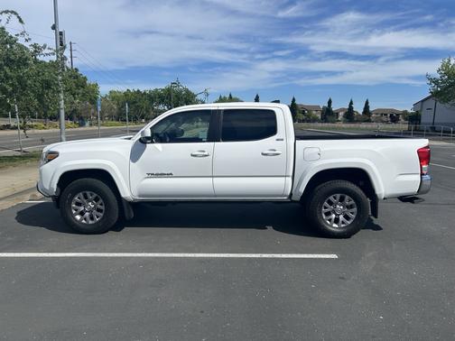 2016 Toyota Tacoma SR5