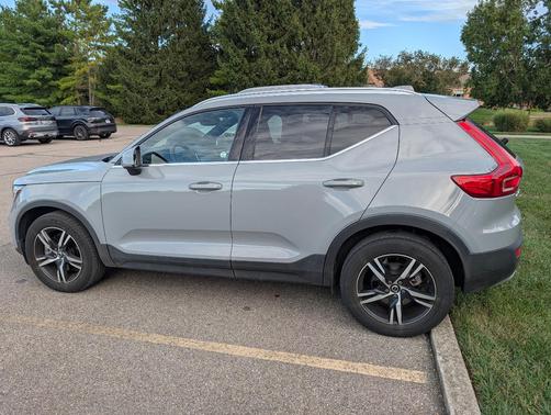 Gray 2024 Volvo XC40 B5 Core Bright Theme