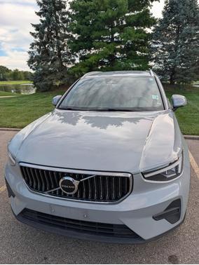 Gray 2024 Volvo XC40 B5 Core Bright Theme