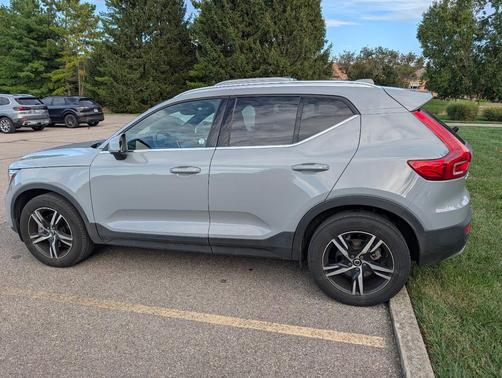 Gray 2024 Volvo XC40 B5 Core Bright Theme