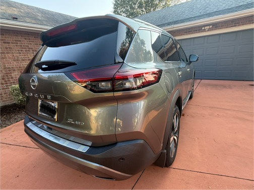 Gray 2023 Nissan Rogue SL